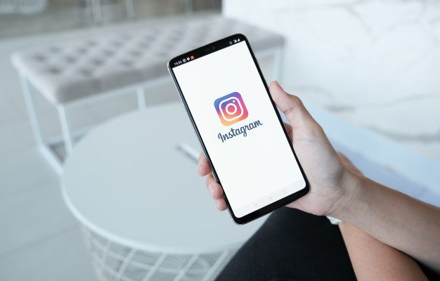 how to pin a comment on instagram live